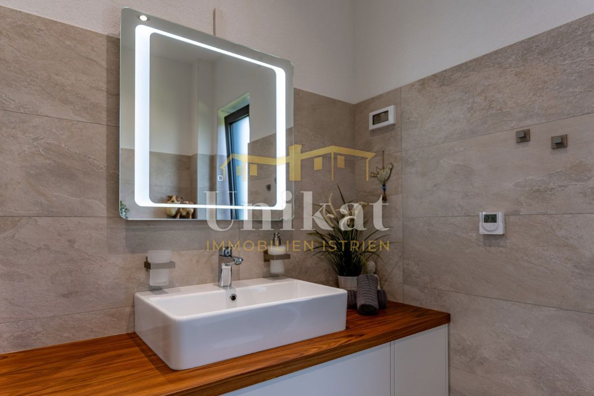 Casa di lusso con garage sotterraneo - 3 km dal mare